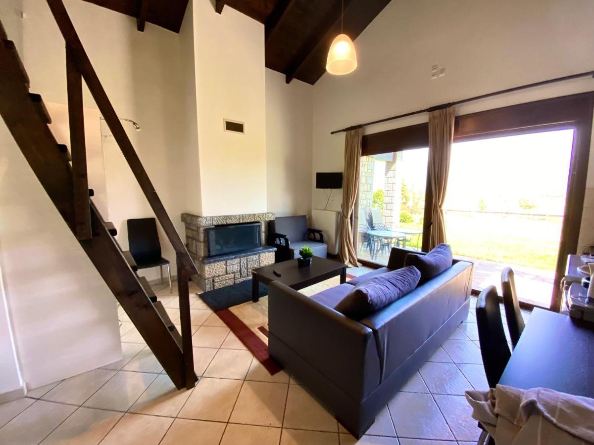 Lithos Villas Amfikleia Exterior foto